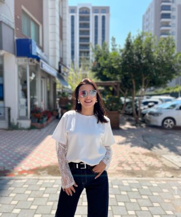 Dantel Kol Detaylı Basic T-shirt