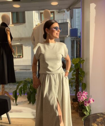 Kısa Kollu Fermuar Detaylı Etekli Takım